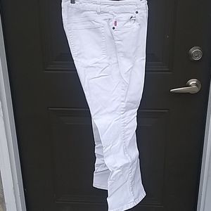 🏃petite white STRETCH jeans